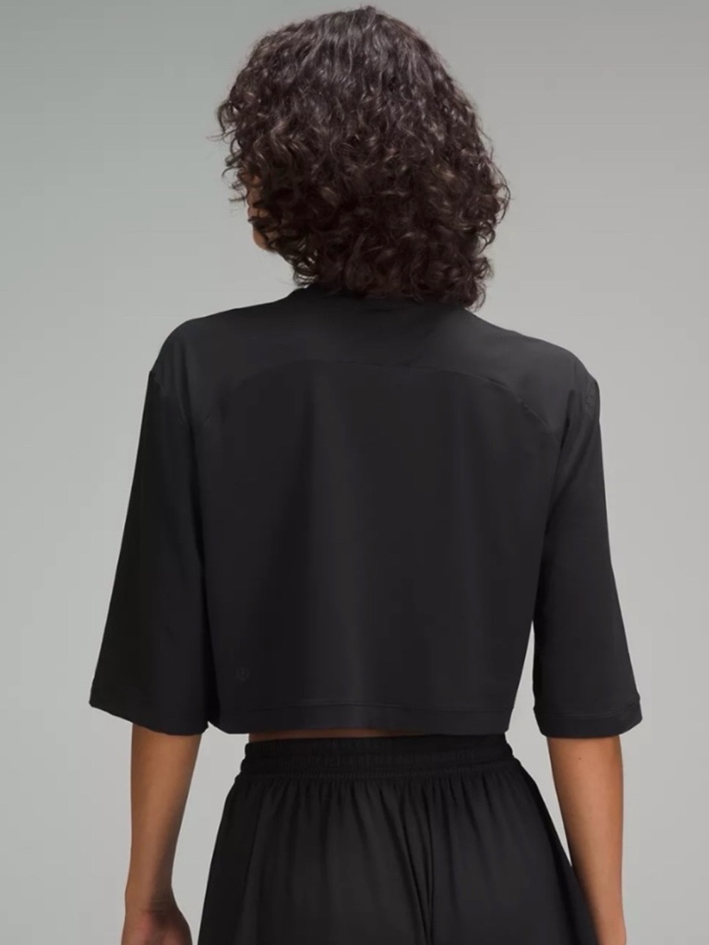 NWT Lululemon Modal Relaxed-Fit Cropped Short-Sleeve Shirt - Black - Size 4 - Picture 2 of 5